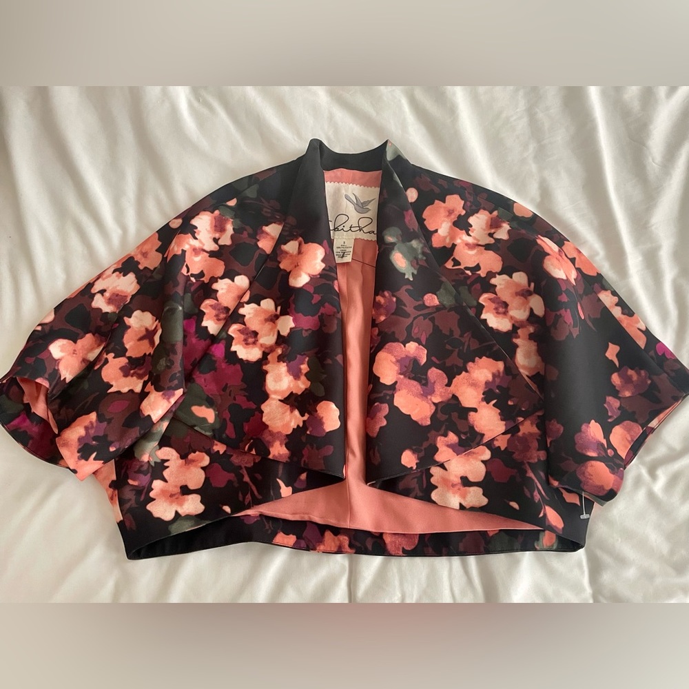 Anthropologie | Pink flower patterned short cut blazer by Tabitha